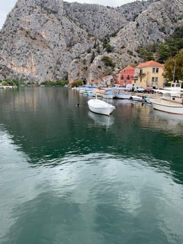 Panorama Sea View Apartment H Omiš Esterno foto